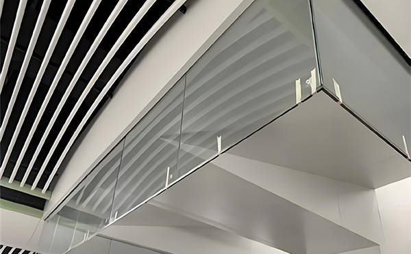 临夏县玻璃挡烟垂壁