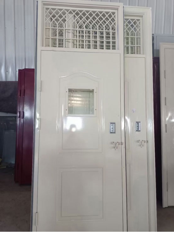 临夏县学校教室门