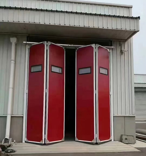 临夏县工业折叠门在大型装配车间出入口的应用实例